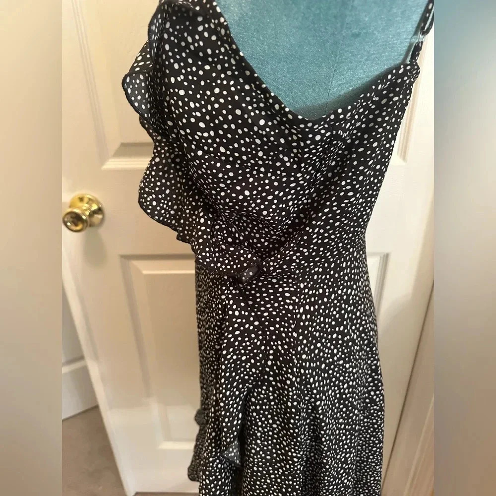 Polka dot spaghetti strap wrap dress - Picture 7 of 10